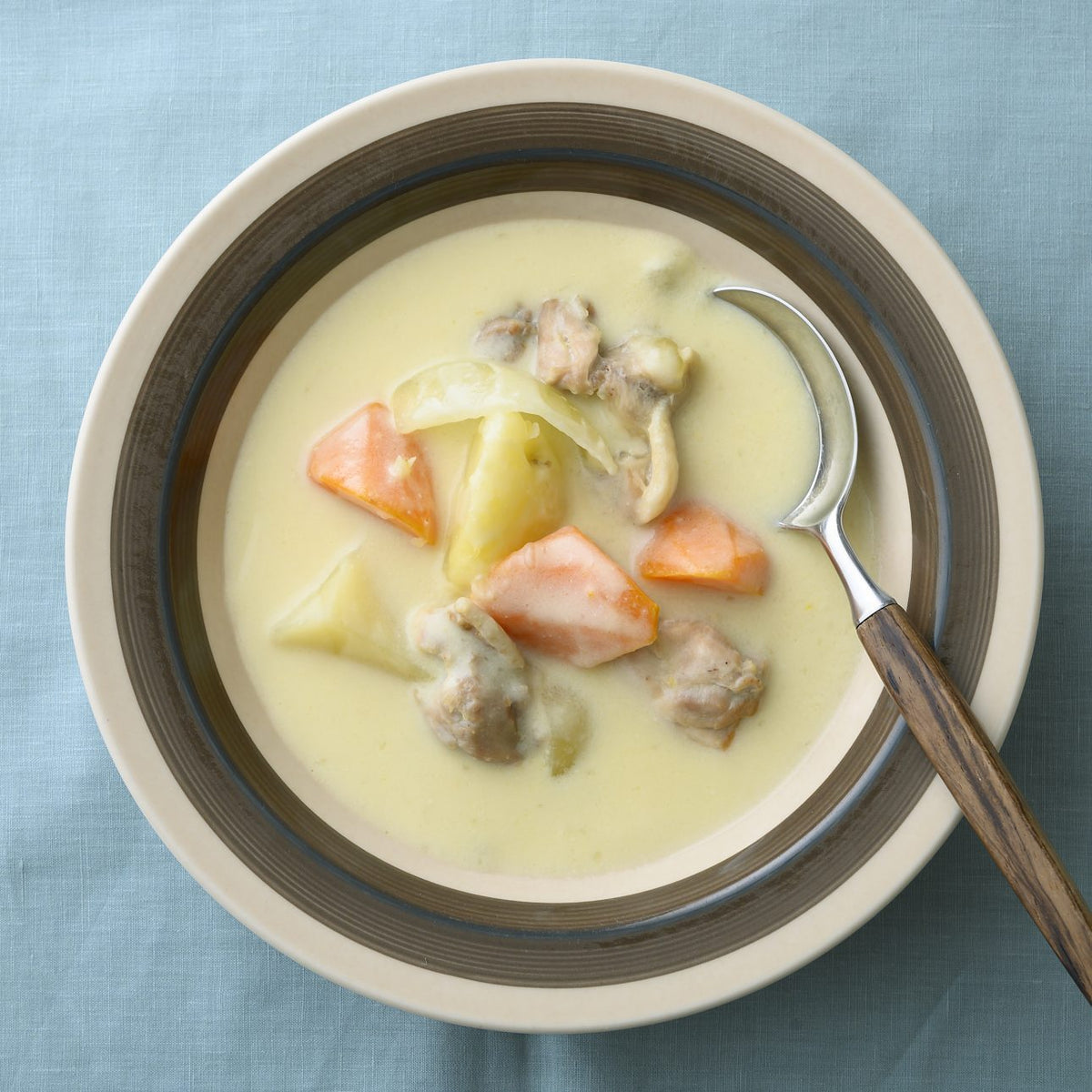 コーンの簡単クリームシチューの作り方・レシピ