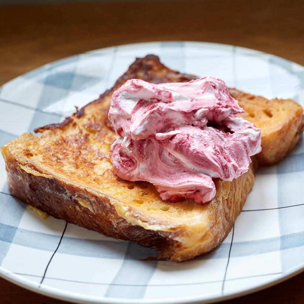 フレンチトースト ビーツヨーグルトソースの作り方・レシピ