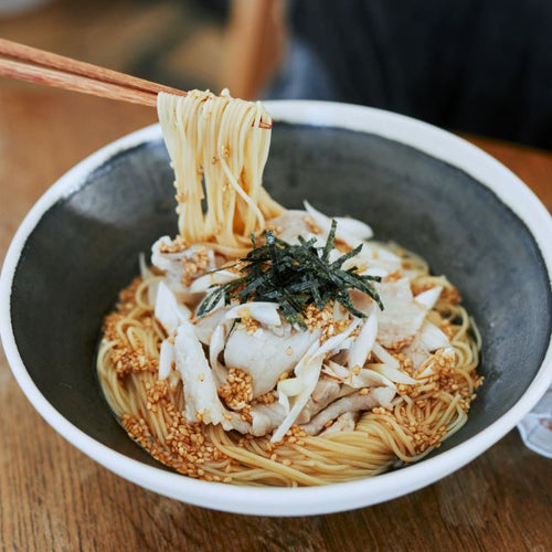 レンジで簡単！ねぎたっぷりやみつき冷やし肉そばの作り方・レシピ