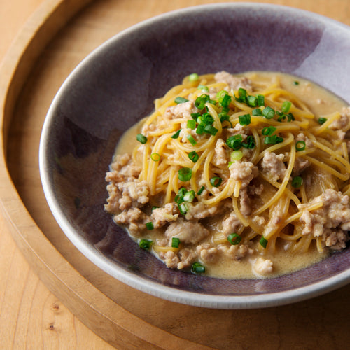 フライパンひとつで簡単！鶏ひき肉の豆乳甘酒麺の作り方・レシピ