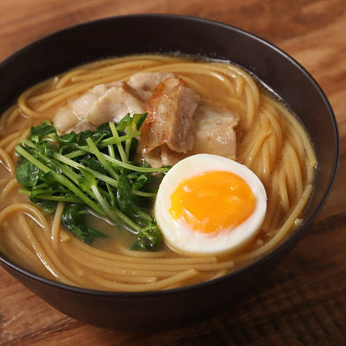 豚バラと豆苗の野菜だしみそラーメンの作り方・レシピ