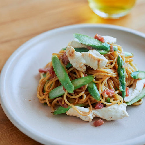 ささみとアスパラガスの梅焼きそばの作り方・レシピ